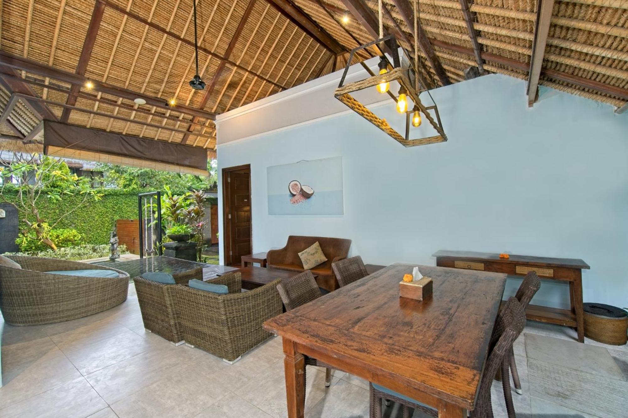 Kecapi Villa Seminyak By Ini Vie Hospitality Exterior photo